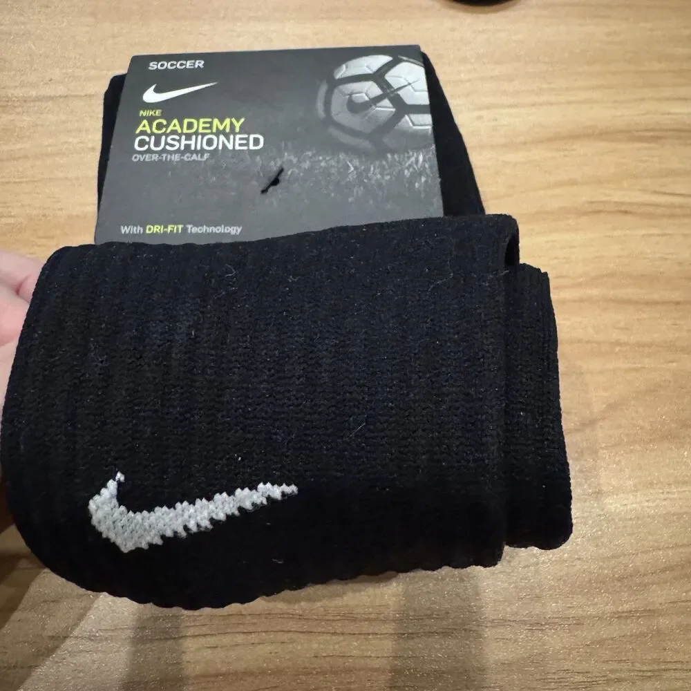 NWT Nike size small unisex socks soccer cushioned black